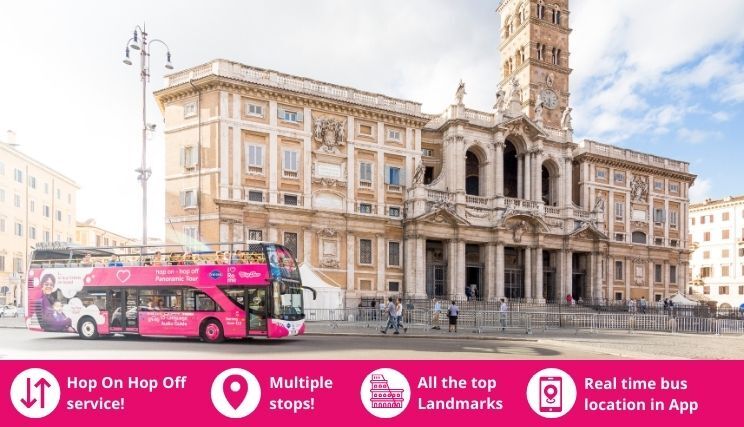 El autobús rosa brillante de City Tour Roma
